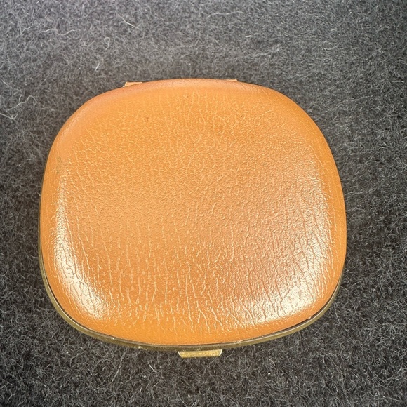 Elegant Tan Leather Case - Picture 4 of 5